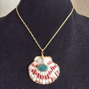 Gold plated scallop shell green cabochon center on delicate chain